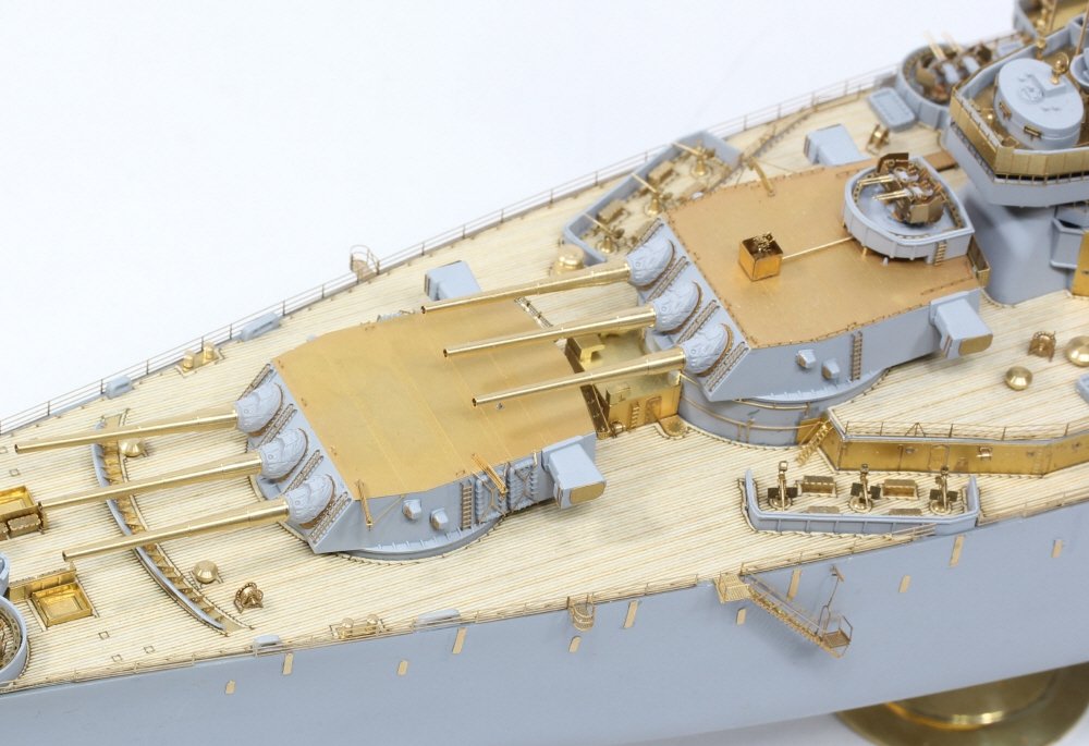 Pontos 37026FN USS BB-63 Missouri 1945 Advanced Detail Up Set (Teak tone stained wooden deck) 1/350 – imagen 4