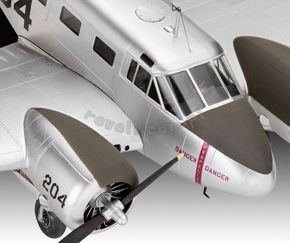 Revell 03811 Beechcraft Modèle 18 1/48 – image 5
