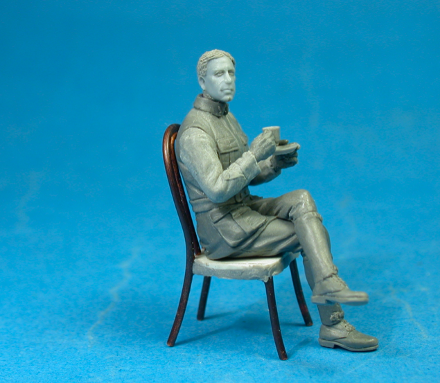 Copper State Models F32-050 French airman coffee with croissant 1/32 – immagine 2