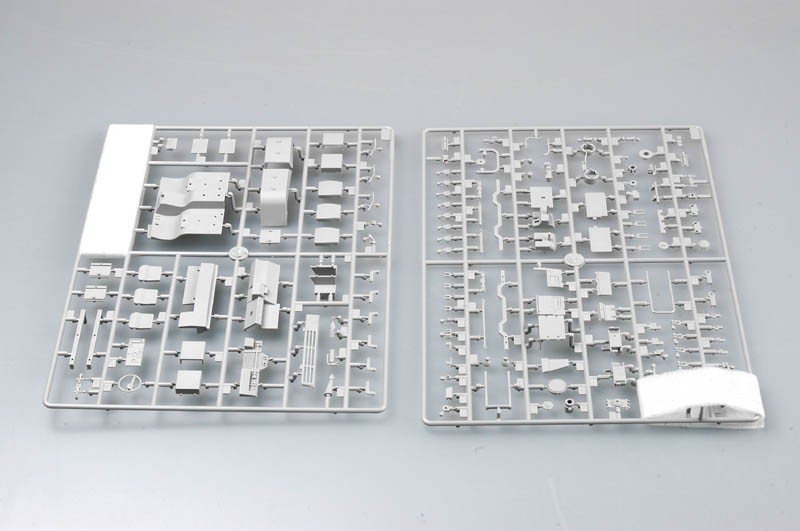 Trumpeter 01004 M1078 Light Medium Tactical Vehicle (LMTV) Standard Cargo Tru 1/35 – Bild 12
