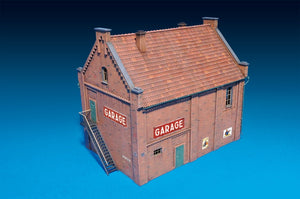 MiniArt 72031 BUILDING WITH GARAGE 1/72 – imagen 5
