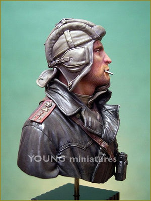 Young Miniatures YM1823 SOVIET TANK COMMANDER 1944 1/10 – image 5