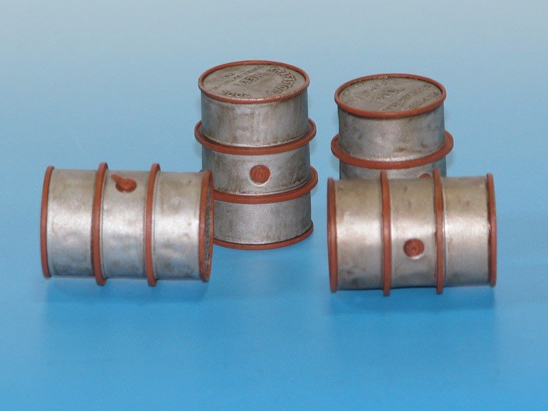 Eureka XXL E-012 Zestaw 4 beczek 200l 1/35