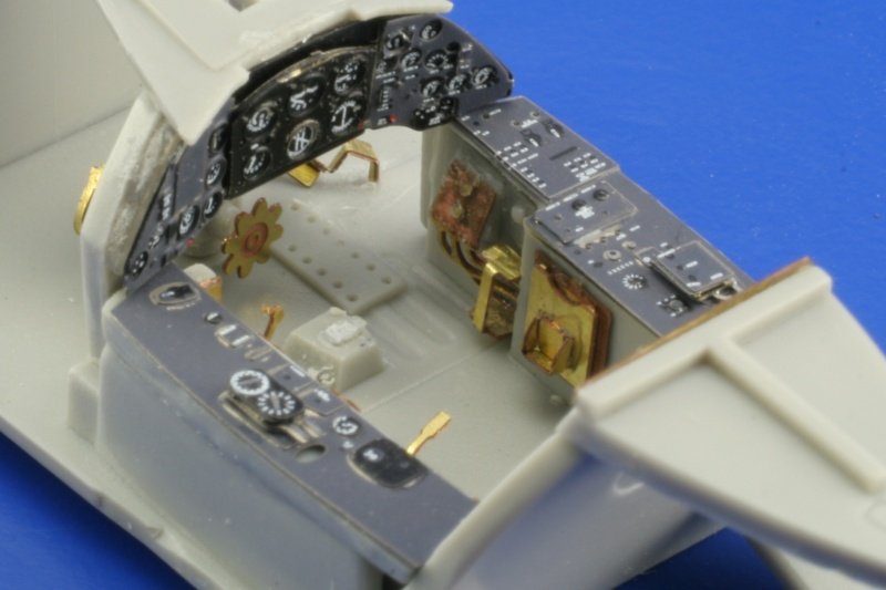 Eduard SS238 Wyvern S.4 1/72 TRUMPETER – Bild 2