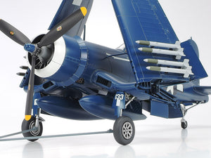 Tamiya 61085 F4U-1D Corsair avec Moto-Tug 1/48 – image 5