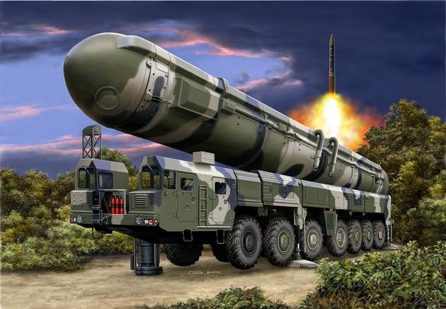 Revell 03303 TOPOL SS-25 Sickle 1/72