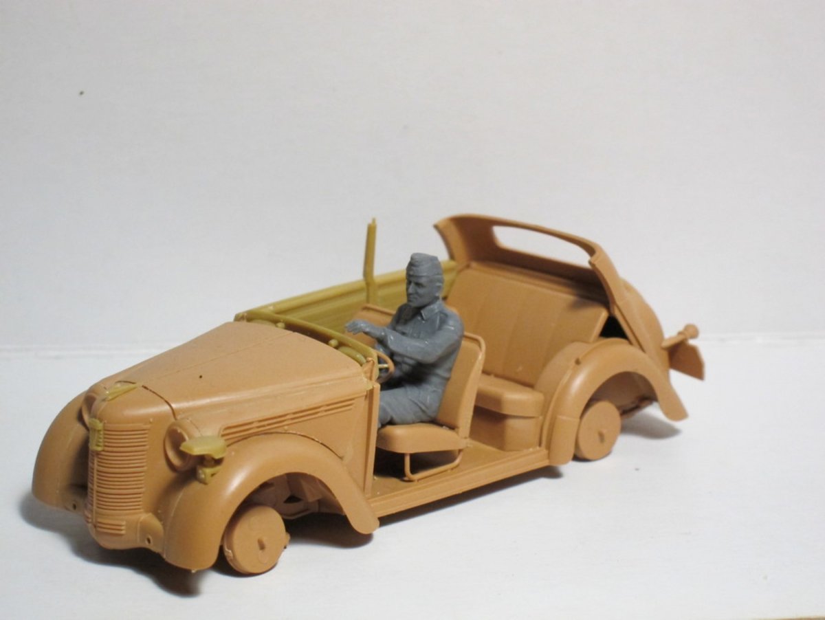ICM 35642 German Drivers (1939-1945) (4 figures) 1/35 – imagen 2