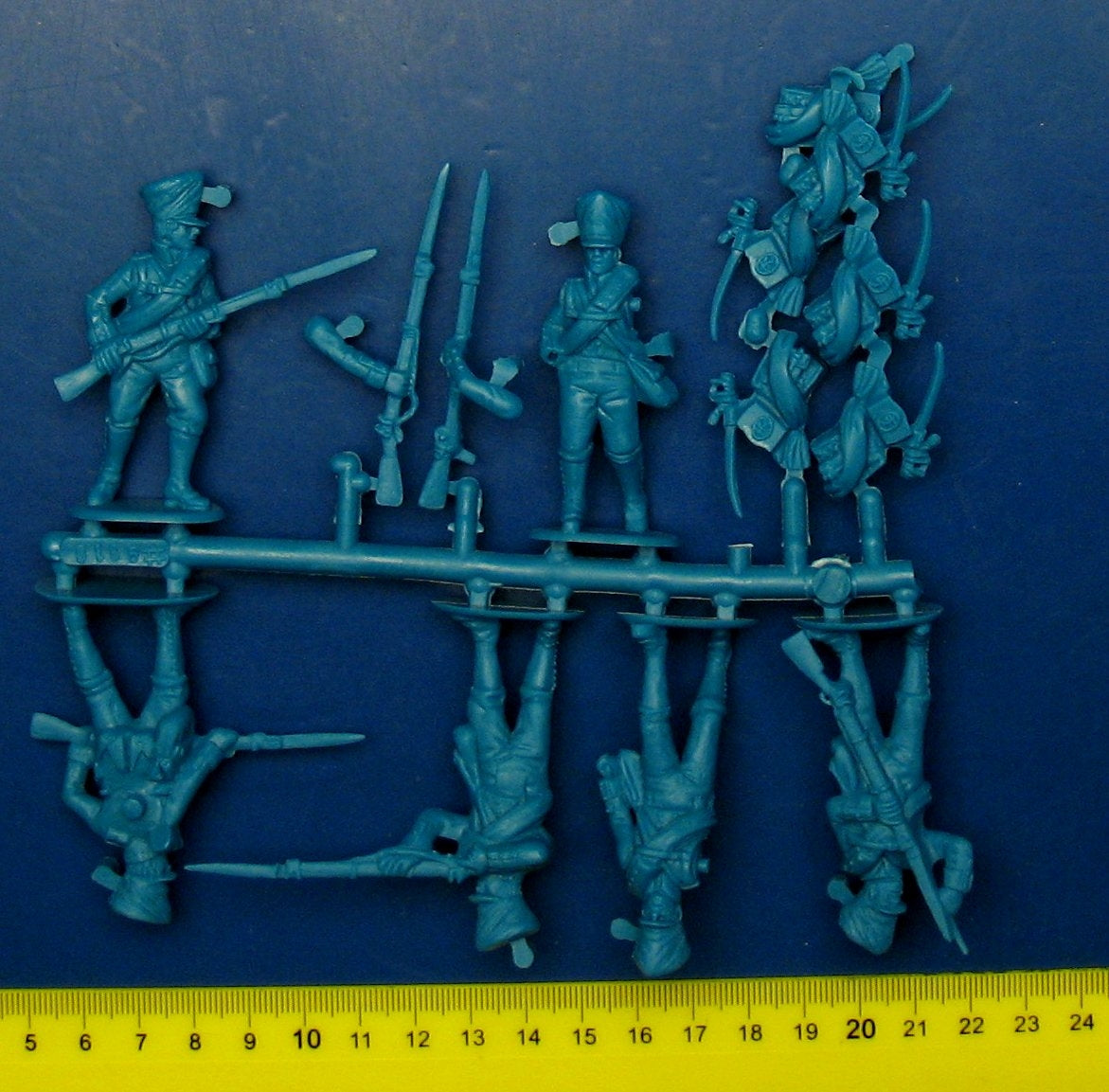 Hat 9318 Prussian Infantry (action poses) 1/32