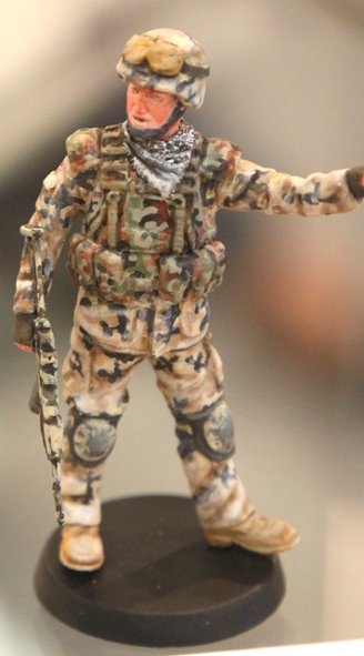 ToRo Model 35F102 PKW Afganistan - Jeden z Rosomaka / Polish Army in Afghanistan - Rosomak crewman one figurine with decals 1/35 – zdjęcie 3