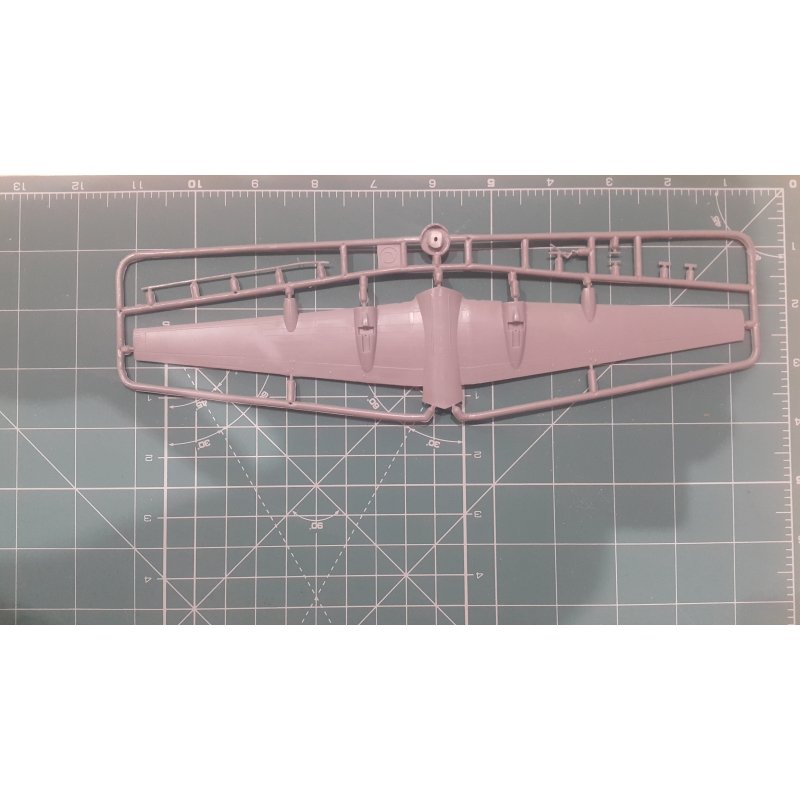Big Model 1440034 IL-18V Daallo Airlienes 1/144 – Bild 3
