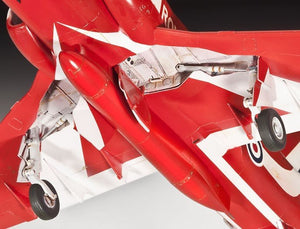 Revell 04284 BAe Hawk Red Arrows 1/32 – image 3