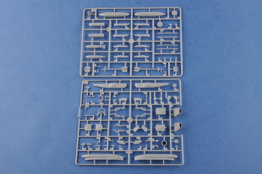 Hobby Boss 81735 Hawk T MK.100/102 – image 7
