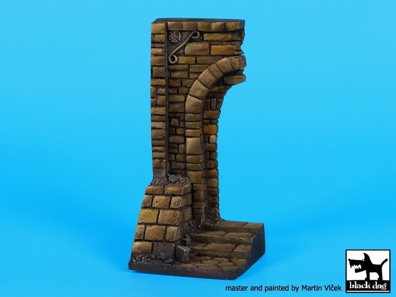Black Dog D35072 Ruined entrance with stairs base 1/35 – immagine 4