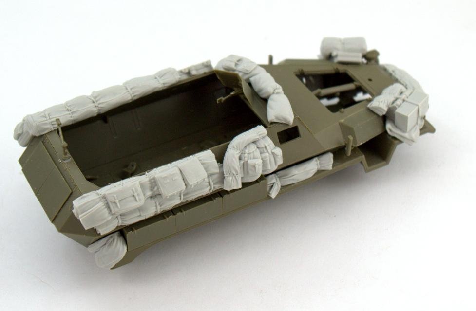 Panzer Art RE35-496 Stowage set for Sd.Kfz 251C 1/35