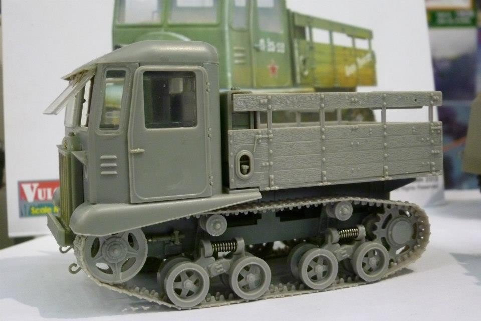 Vulcan 56010 SOVIET ARTILLERY TRACKOR 1/35 – image 3