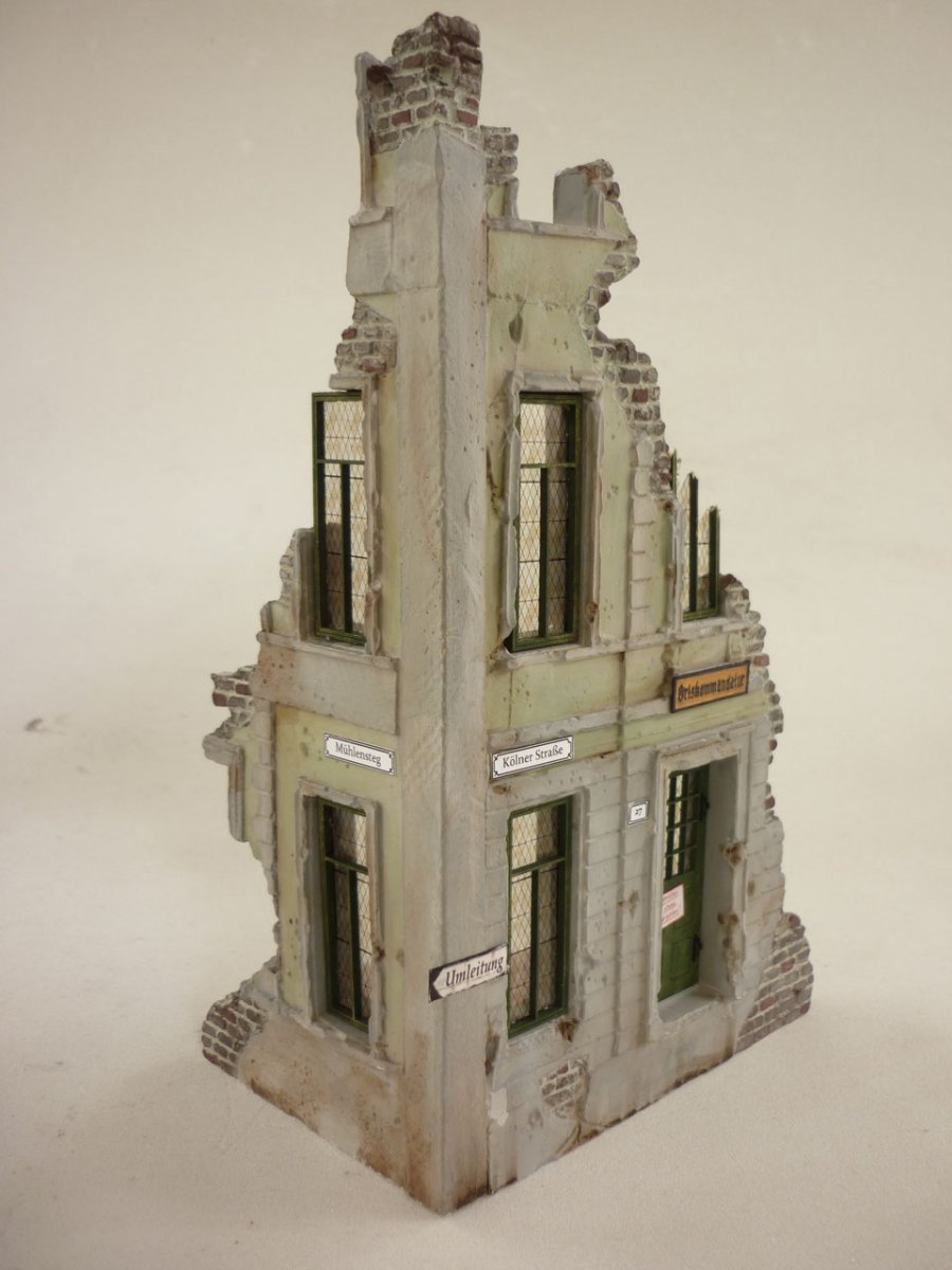 RT-Diorama 35256 Corner Ruin 1/35 – imagen 3