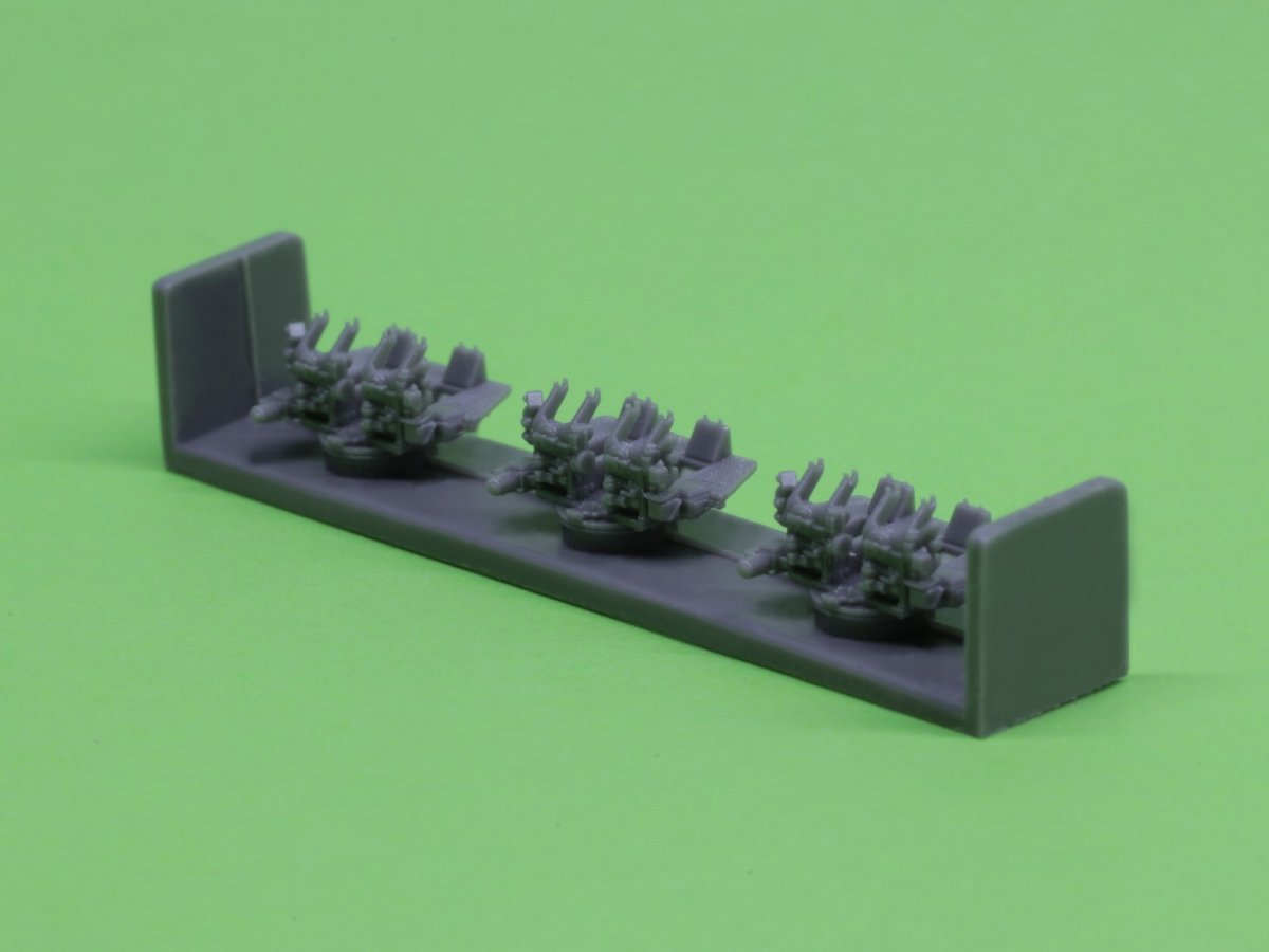 Master SM-350-093 USN 40 mm/56 Bofors quadruple mount ver.1 / with Mk-51 director - (resin, PE and turned parts) - (6pcs) 1/350 – immagine 3