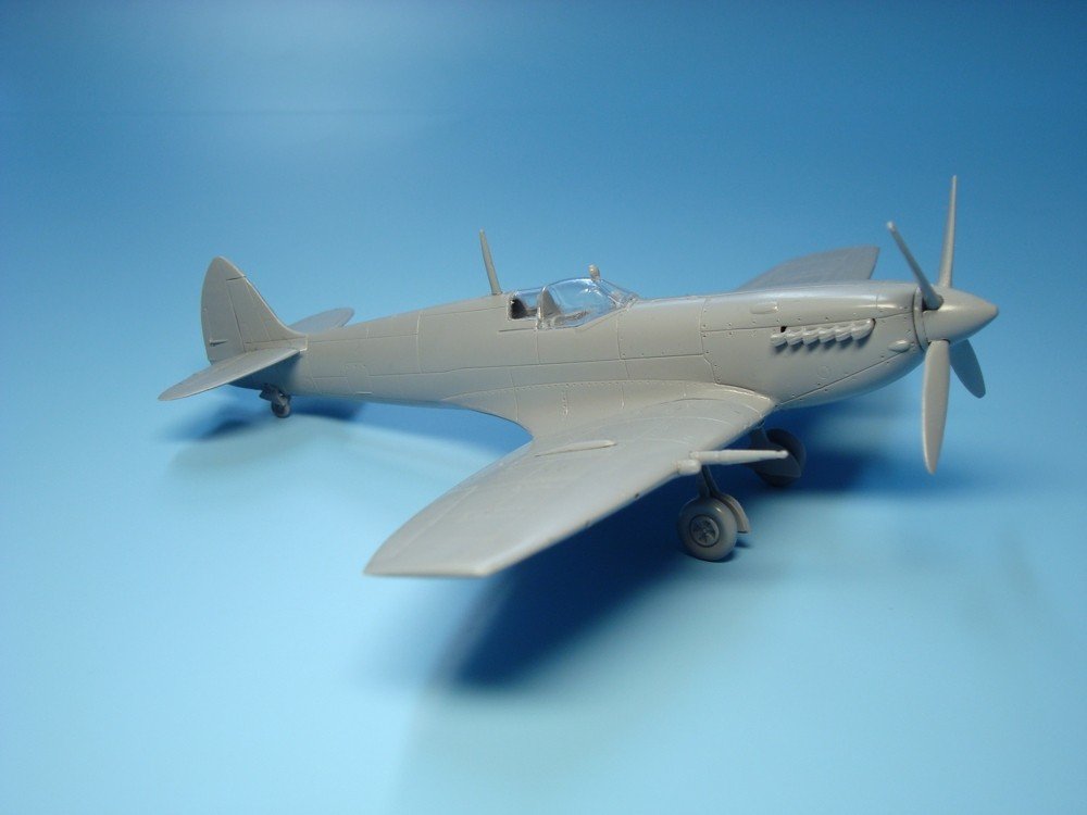 AZ Model AZ7380 Spitfire Mk.VIII RAAF 1/72 – zdjęcie 10