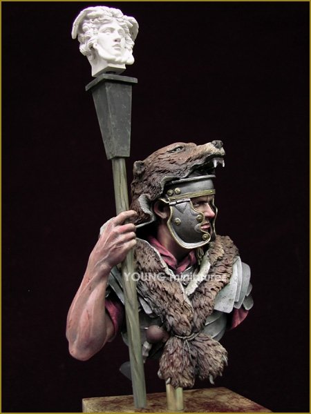 Young Miniatures YH1834 ROMAN SIGNIFER 1st Century A.D(II) 1/10 – immagine 9