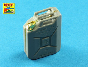 Aber 16158A German WW II 20L Jerry Can closings &amp;amp; 200L fuel drum covers (choice A) 1/16 – Bild 10