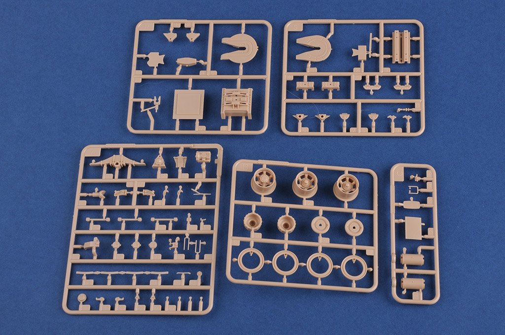 Hobby Boss 85513 Ukraine KrAZ-6446 Tractor with MAZ/ChMZAP-5247G semitrailer 1/35 – zdjęcie 15