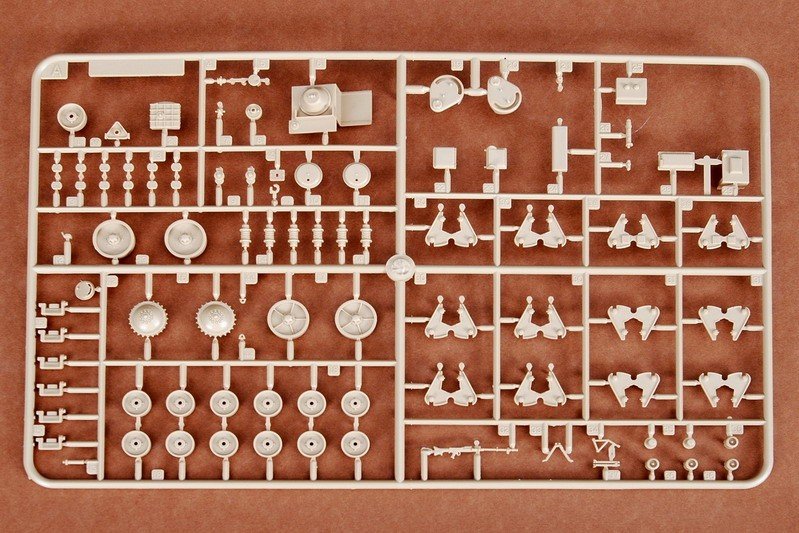 Trumpeter 00355 German 38(H) the artillery observation vehicle 1/35 – imagen 12