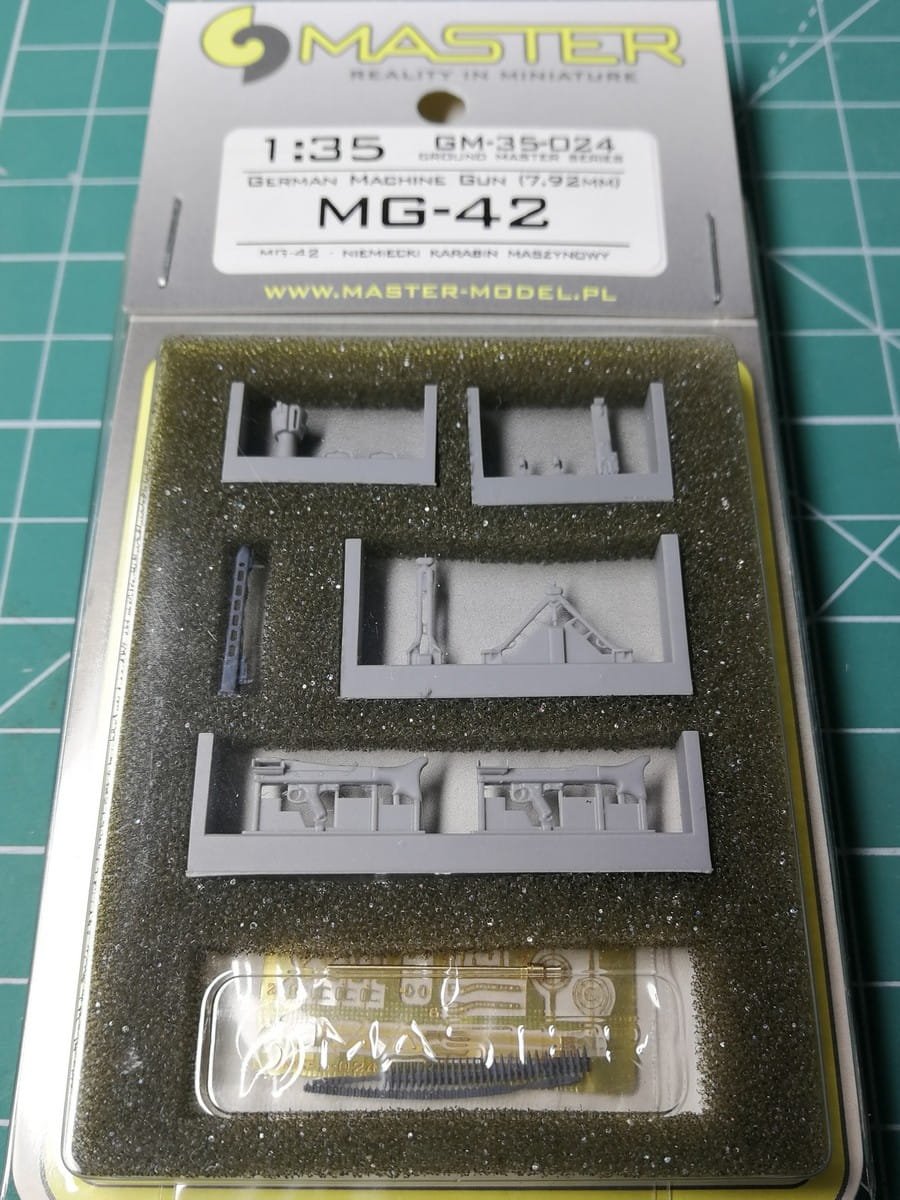 Master GM-35-024 MG-42 - niemiecki karabin maszynowy (7.92mm) - kompletny karabin - zawiera elementy toczone, żywiczne, fototrawione (1 szt.) 1/35 – imagen 7