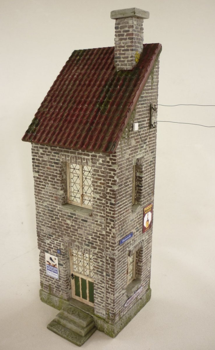 RT-Diorama 35258 Corner Building 1/35 – immagine 3