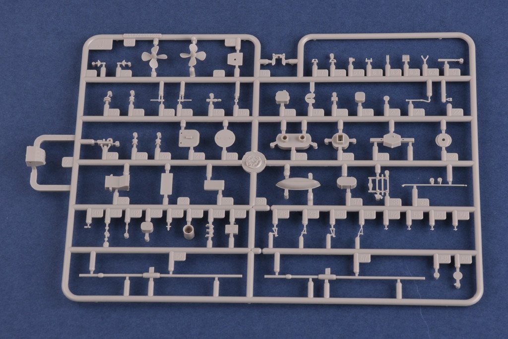 Hobby Boss 86514 USS Guam CB-2 1/350 – image 7