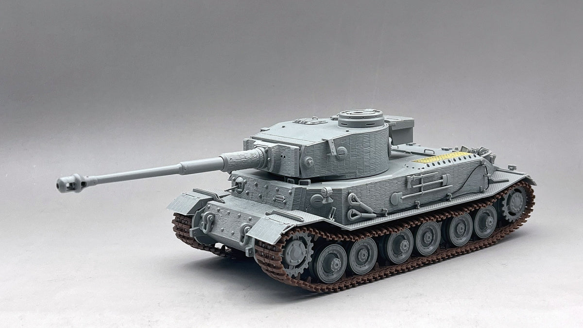 Amusing Hobby 35A059 Panzerbefehlswagen Tiger (P) 003 avec Zimmerit en mai 1944 1/35 – image 2