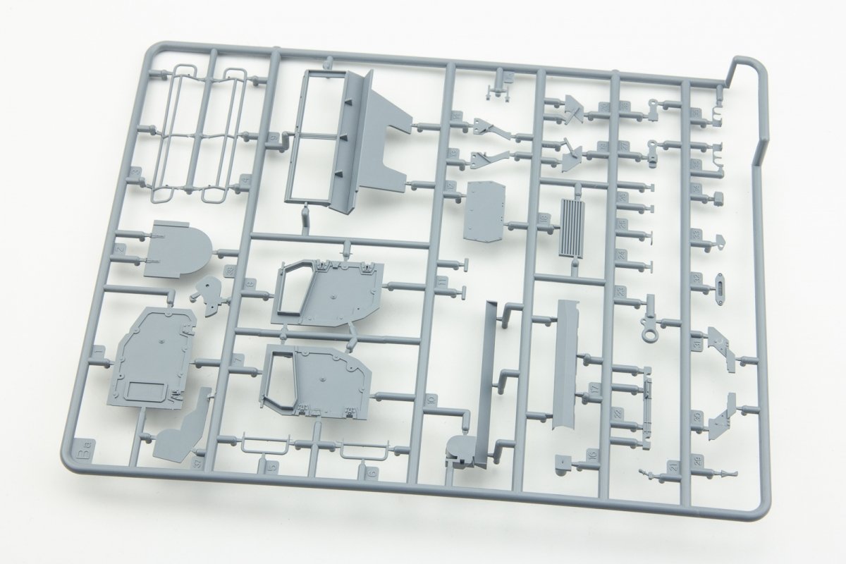 RPG Model 35021 KAMAZ K-4386 Typhoon-VDV Mine-Protected Armoured Vehicle Early Typ 1/35 – imagen 9
