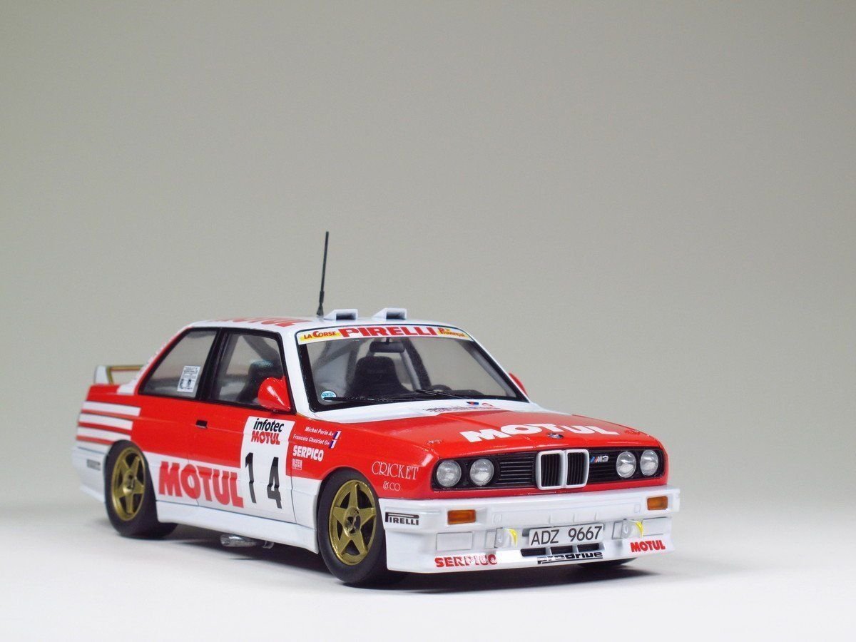 Aoshima 05061 BMW M3 E30 1989 Version Rallye Tour de Corse (1/24) – image 2