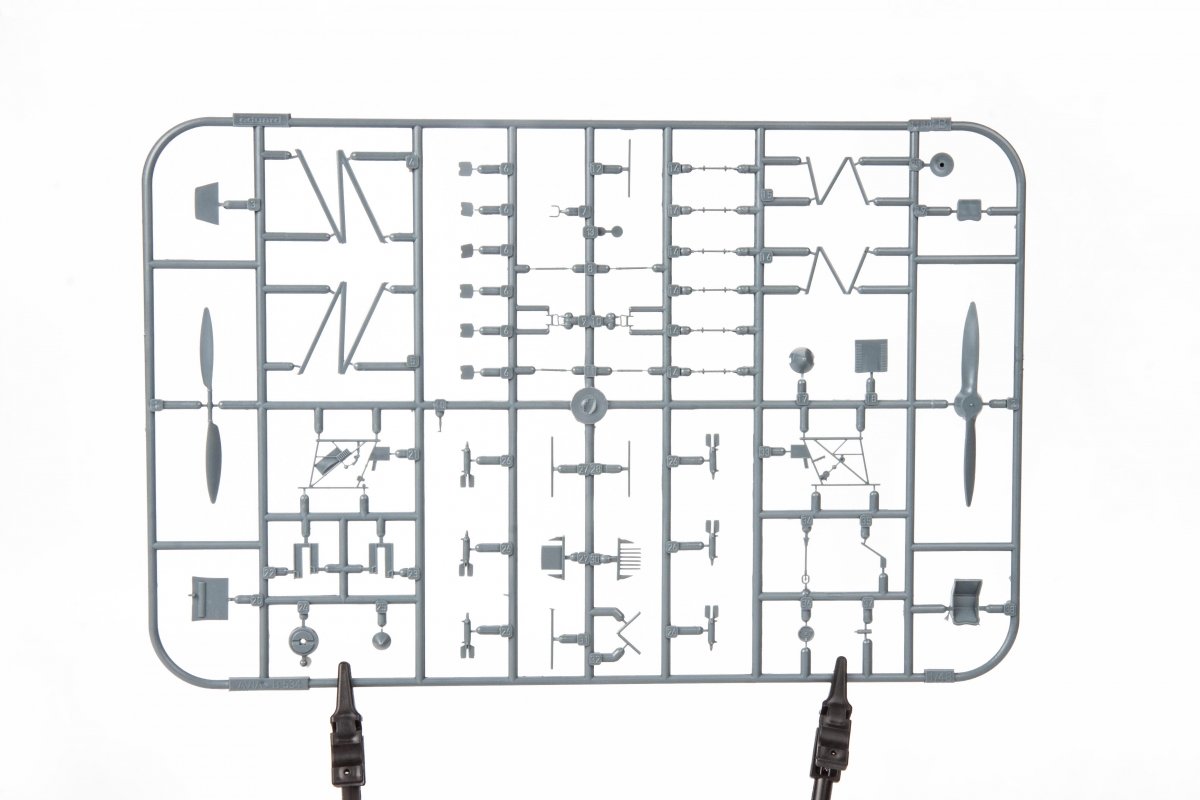 Eduard 8192 Avia B-534 IV series 1/48 – image 8