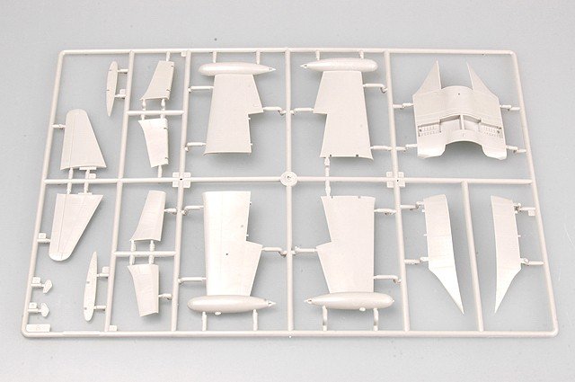 Trumpeter 02833 US.NAVY F9F-2P PANTHER 1/48 – Bild 4