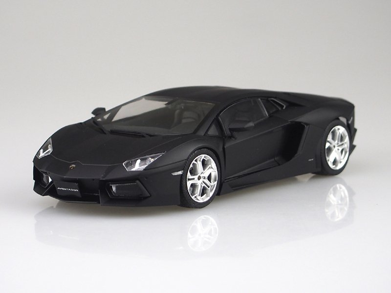 Aoshima 02738 Lamborghini Aventador LP700-4 Matte Black 1/24 – imagen 2