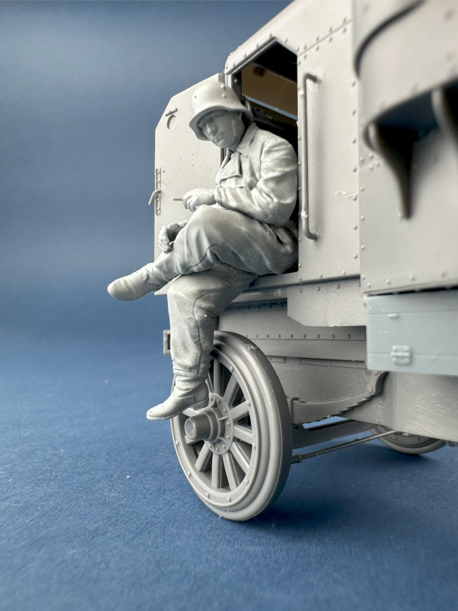 Copper State Models F35-052 German Armoured Car Crewman in a field grey coverall 1/35 – Bild 3