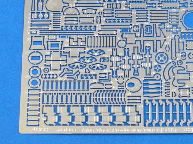 Aber 48035 Pz.Kpfw.VI, Ausf.B TIGER II z wieżą produkcyjną Tamiya 1/48 – zdjęcie 4
