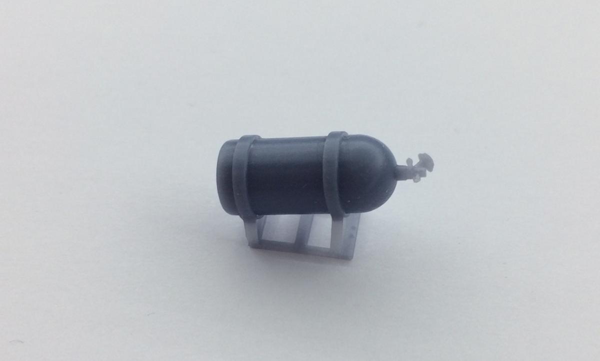 Yamamoto Model Parts YMPTUN3S Butla z nitro na stojaku 1/24 – imagen 2