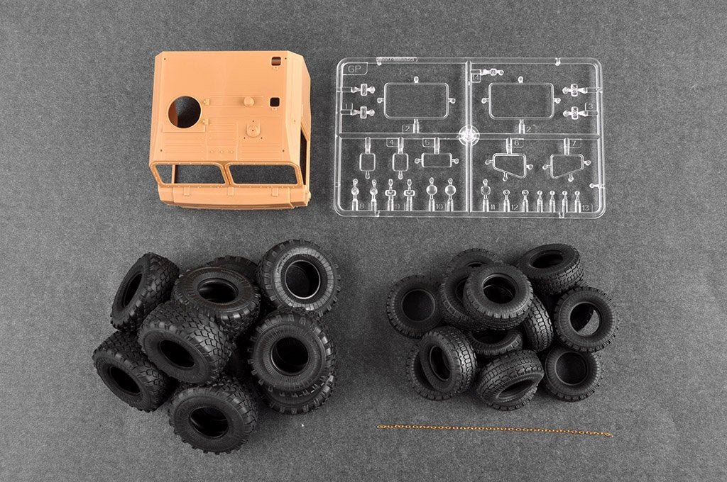 Trumpeter 01086 BAZ-6403 with ChMZAP-9990-071 trailer 1/35 – imagen 7