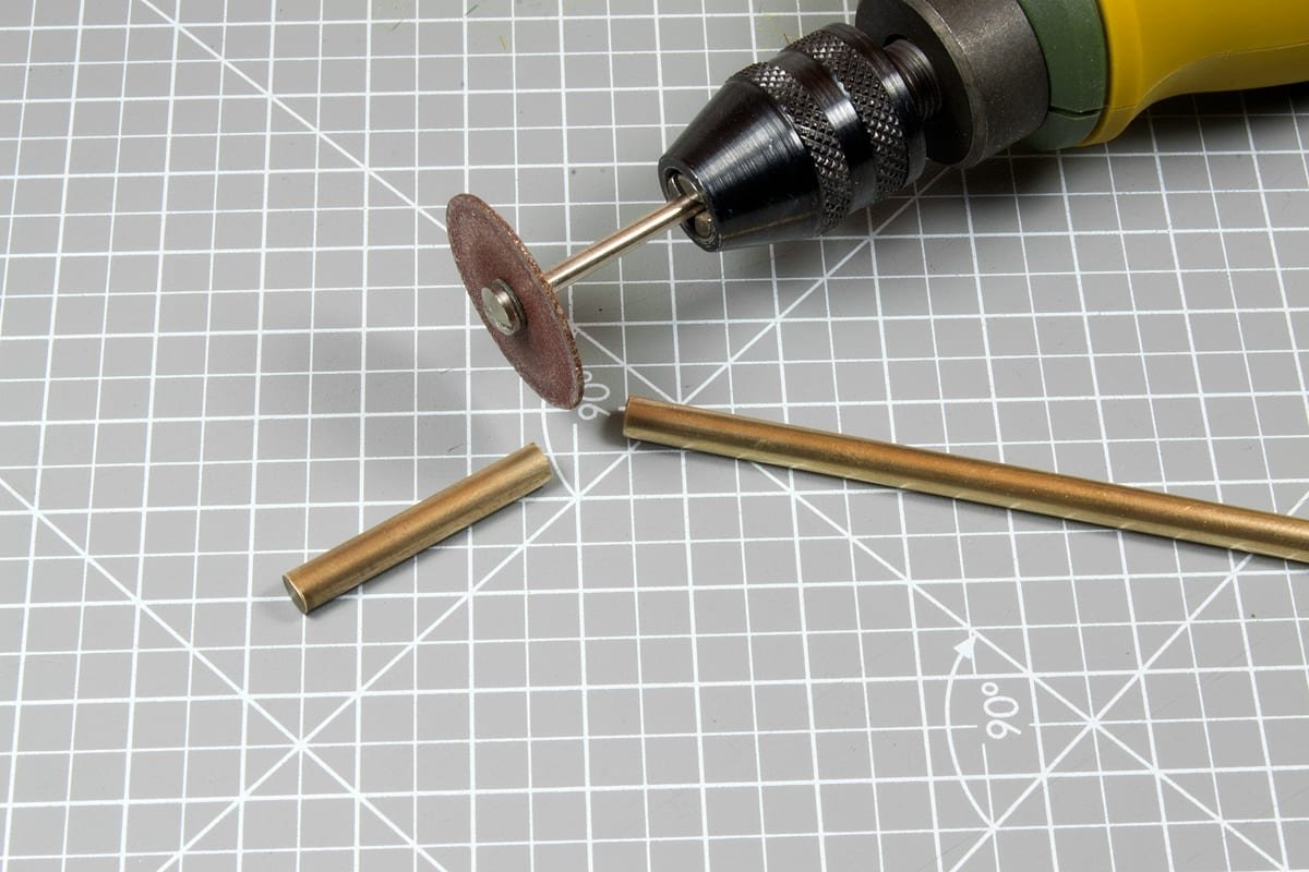 AK Interactive AK9113 BRASS PIPES 1.4MM Ø. 5 UNITS – image 3