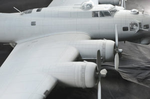 HK Models 01E04 B-17 Flying Fortress F and G 1/32 – imagen 12