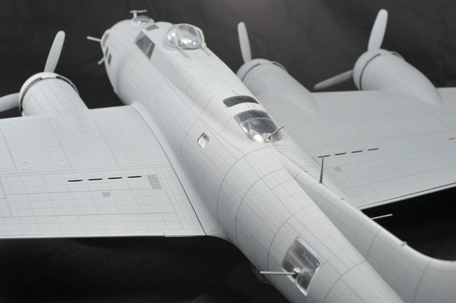 HK Models 01E04 B-17 Flying Fortress F and G 1/32 – imagen 8