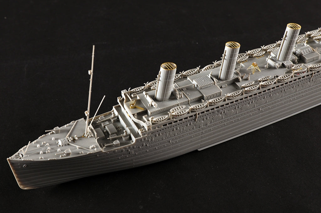 Hobby Boss 83421 Olympique 1/700  – image 13