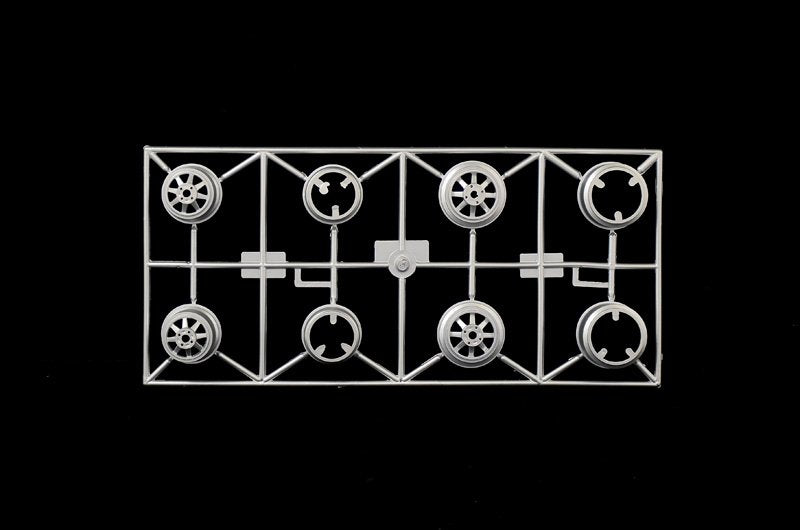 Italeri 4704 ALFA ROMEO 179 - 179C 1/12 – Bild 22