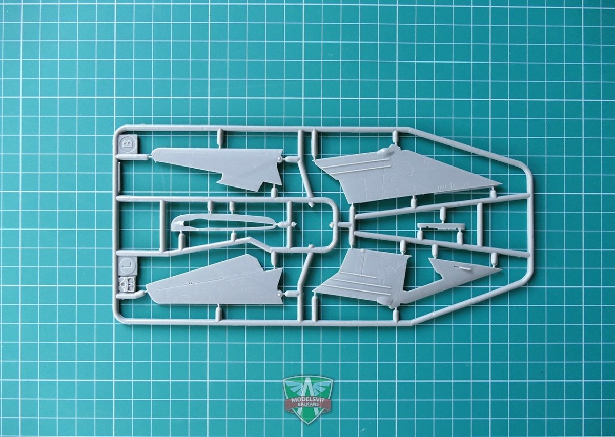 Modelsvit 72017 Sukhoi Su-17 Early version 1/72 – imagen 7
