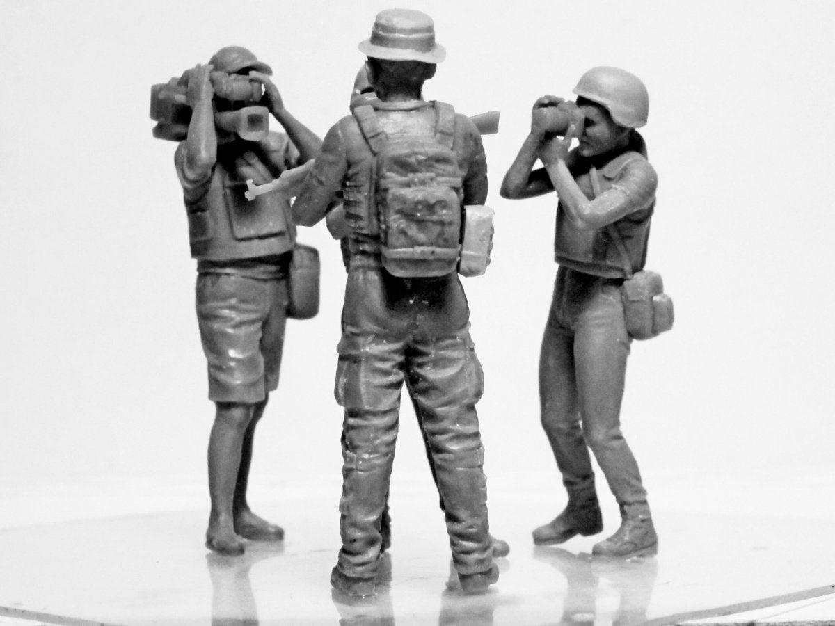 ICM 35751 Journalists in War 1/35 – image 11