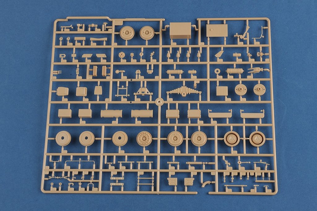 Hobby Boss 85527 Scammell Commander with 62 tonne Crane Fruehauf semi-trailer 1/35 – zdjęcie 17