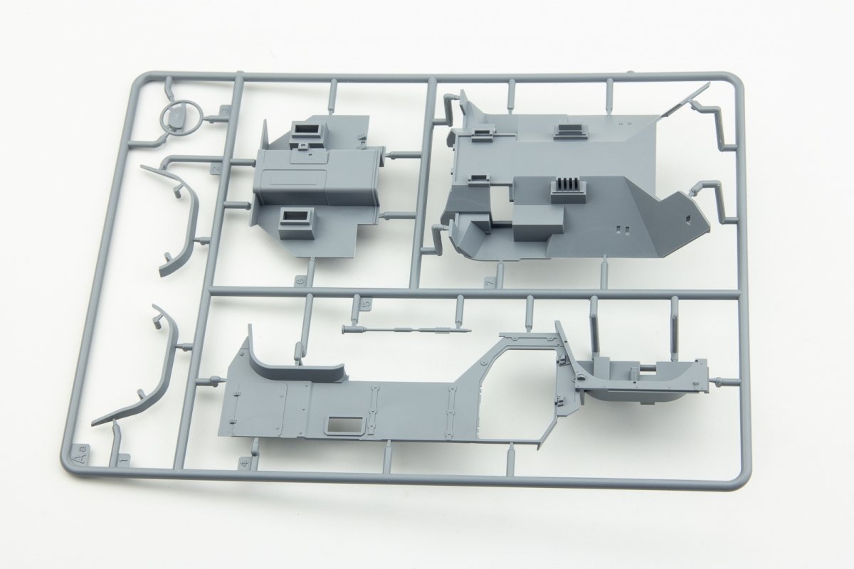 RPG Model 35021 KAMAZ K-4386 Typhoon-VDV Mine-Protected Armoured Vehicle Early Typ 1/35 – imagen 8