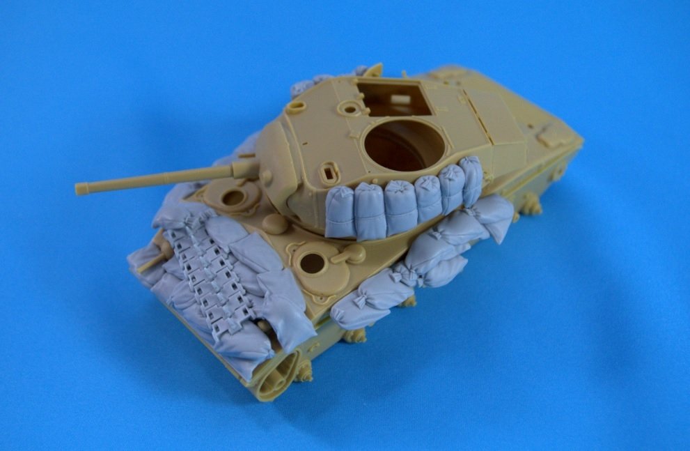 Panzer Art RE35-216 Sand armor for M24 “Chaffee” 1/35 – image 3