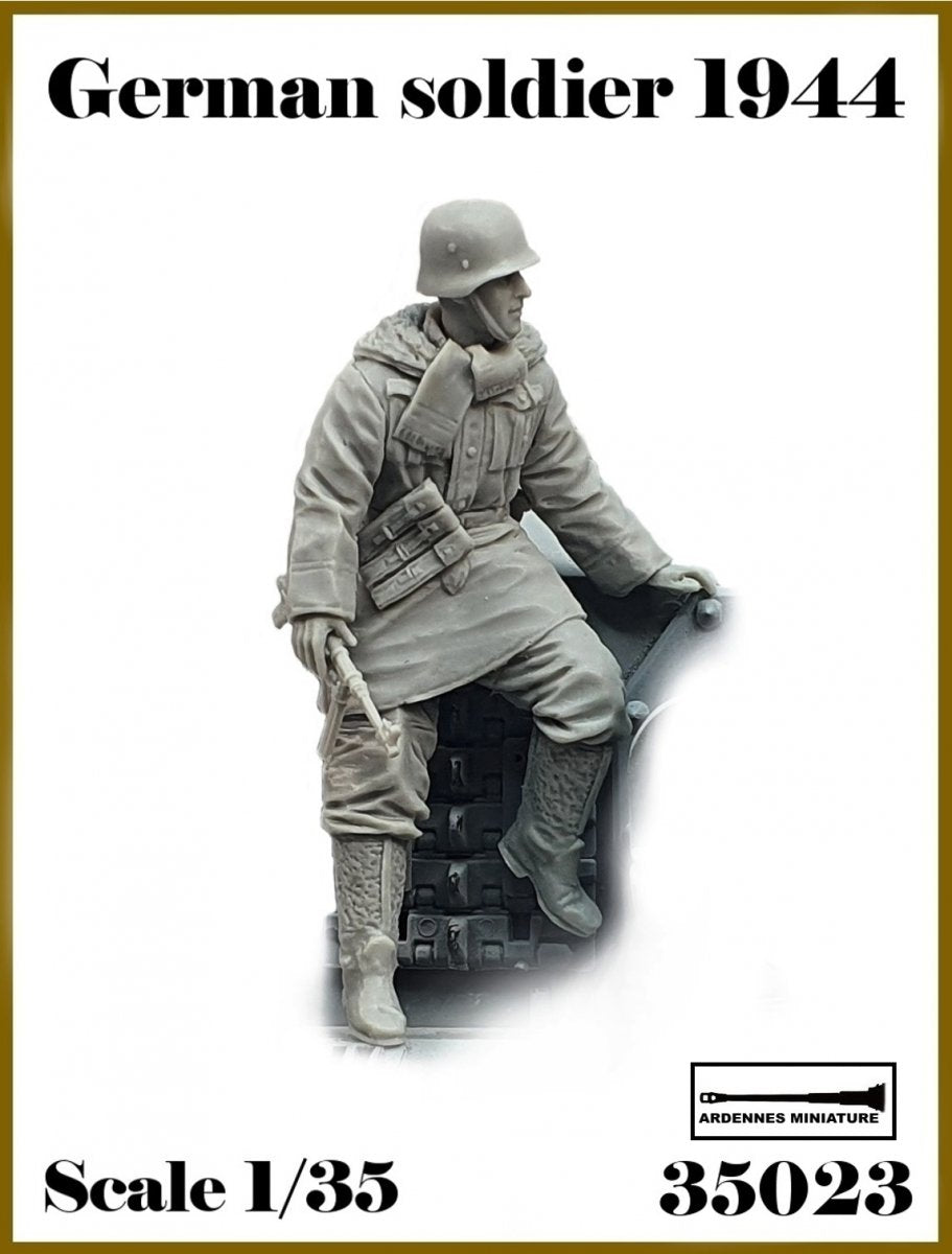 Ardennes Miniature 35023 GERMAN SOLDIER 1944 1/35